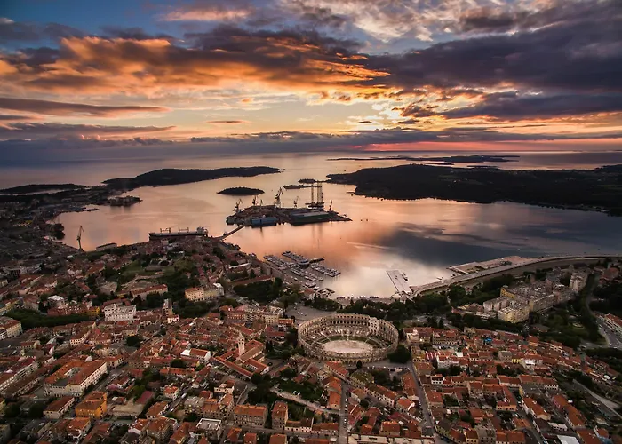 Pula City Center Accommodation With Free Parking