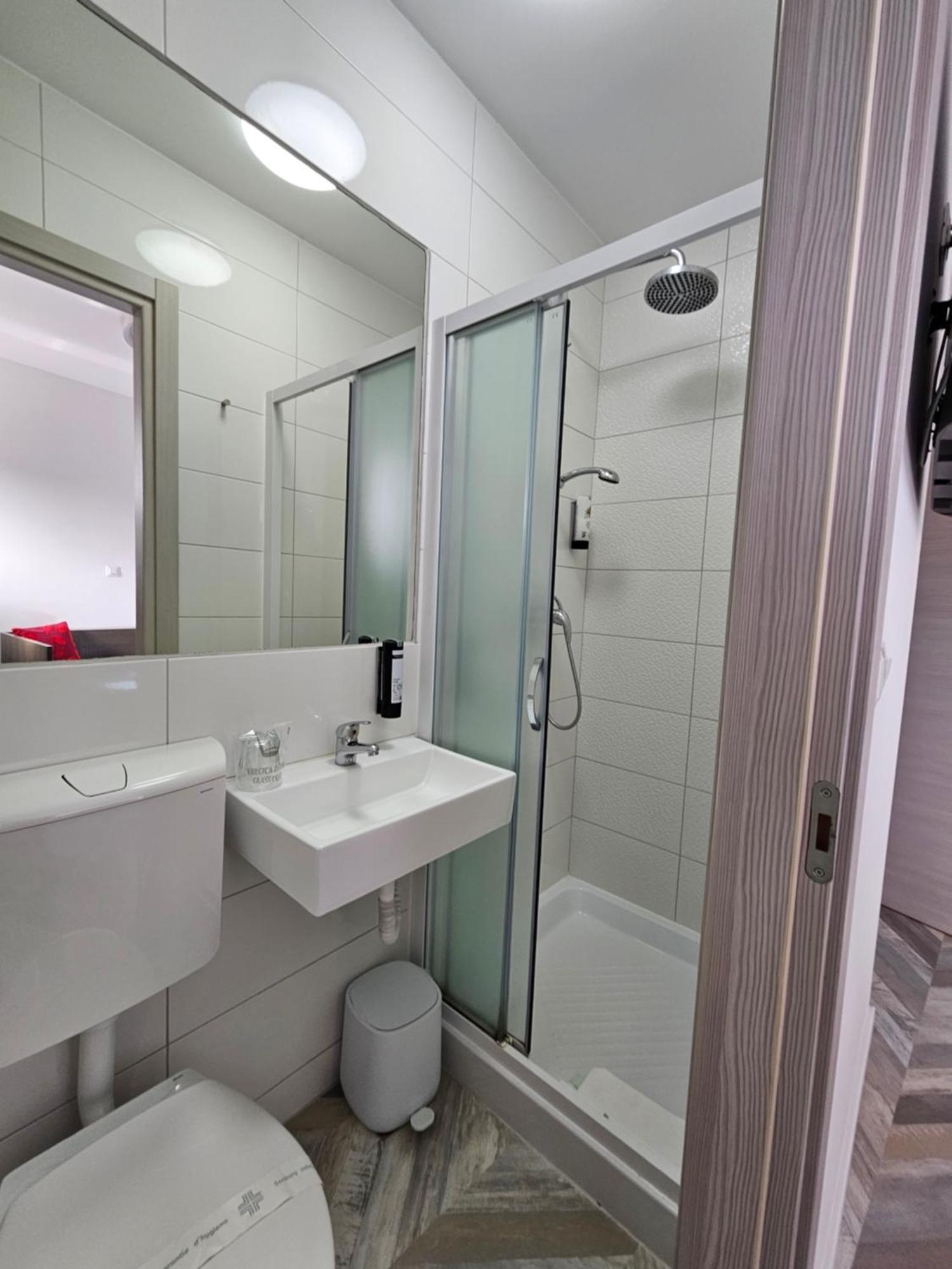 Center With Free Parking Bed & Breakfast 4*